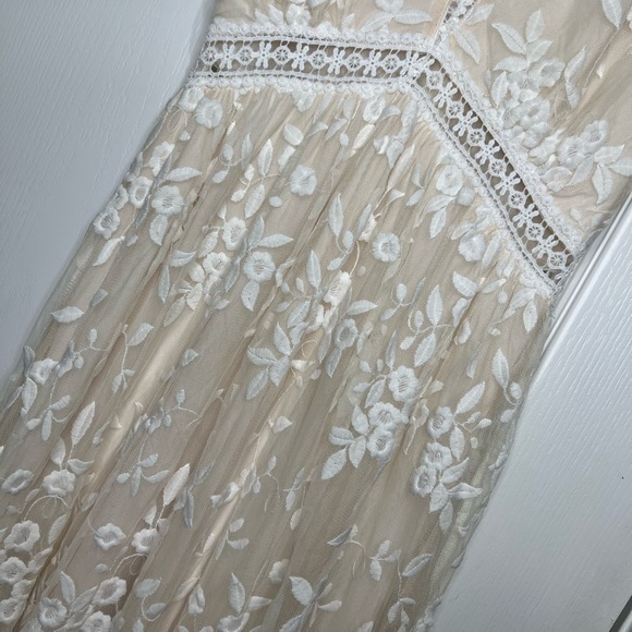 Aakaa Embroidery Ivory Lace over Lt Peach Maxi dress size S - Picture 13 of 15
